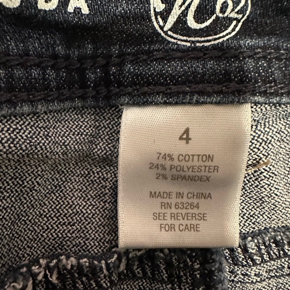 W62 Curvy Fit Bermuda Dark Blue Demin Jean Shorts - Picture 3 of 13